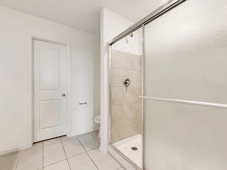 1012 Barkers Pond Ave — Photo 3