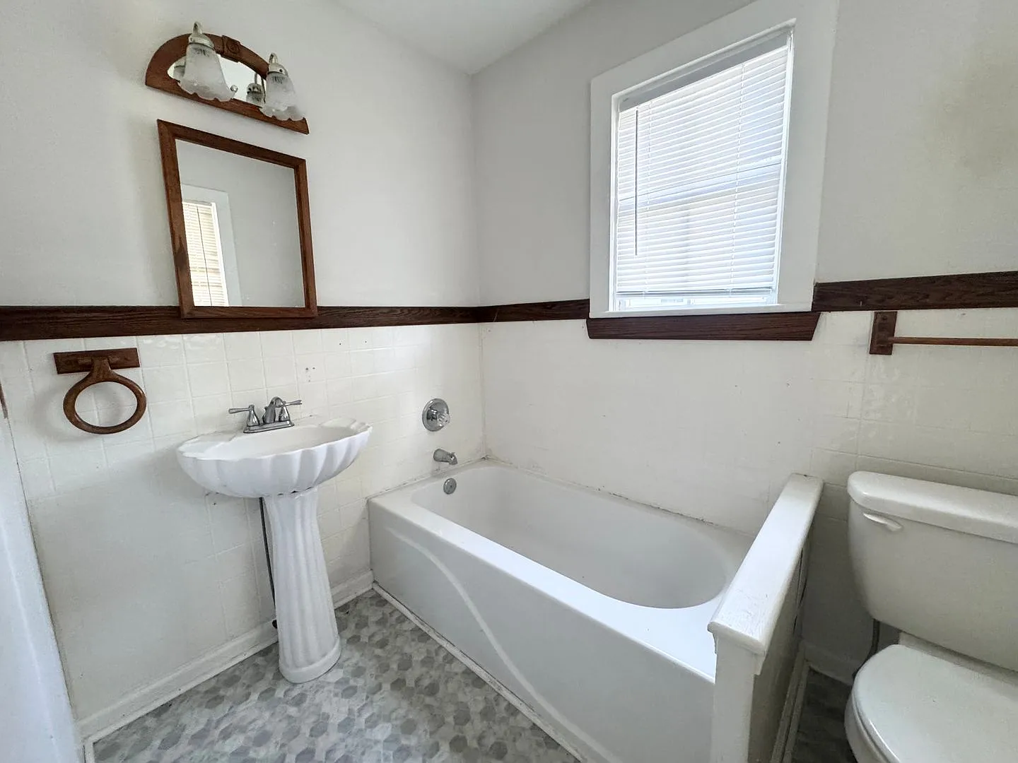 904 Raleigh Street — Photo 4