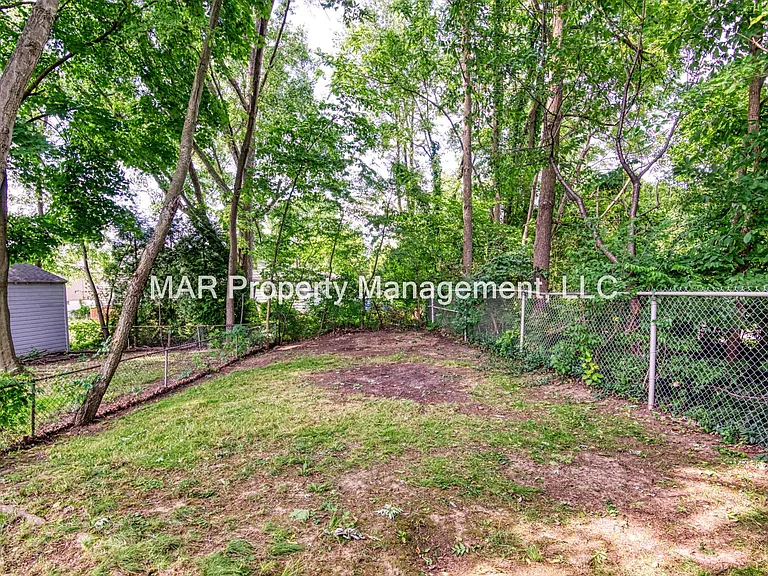 1035 Chester Ave #UP — Photo 15