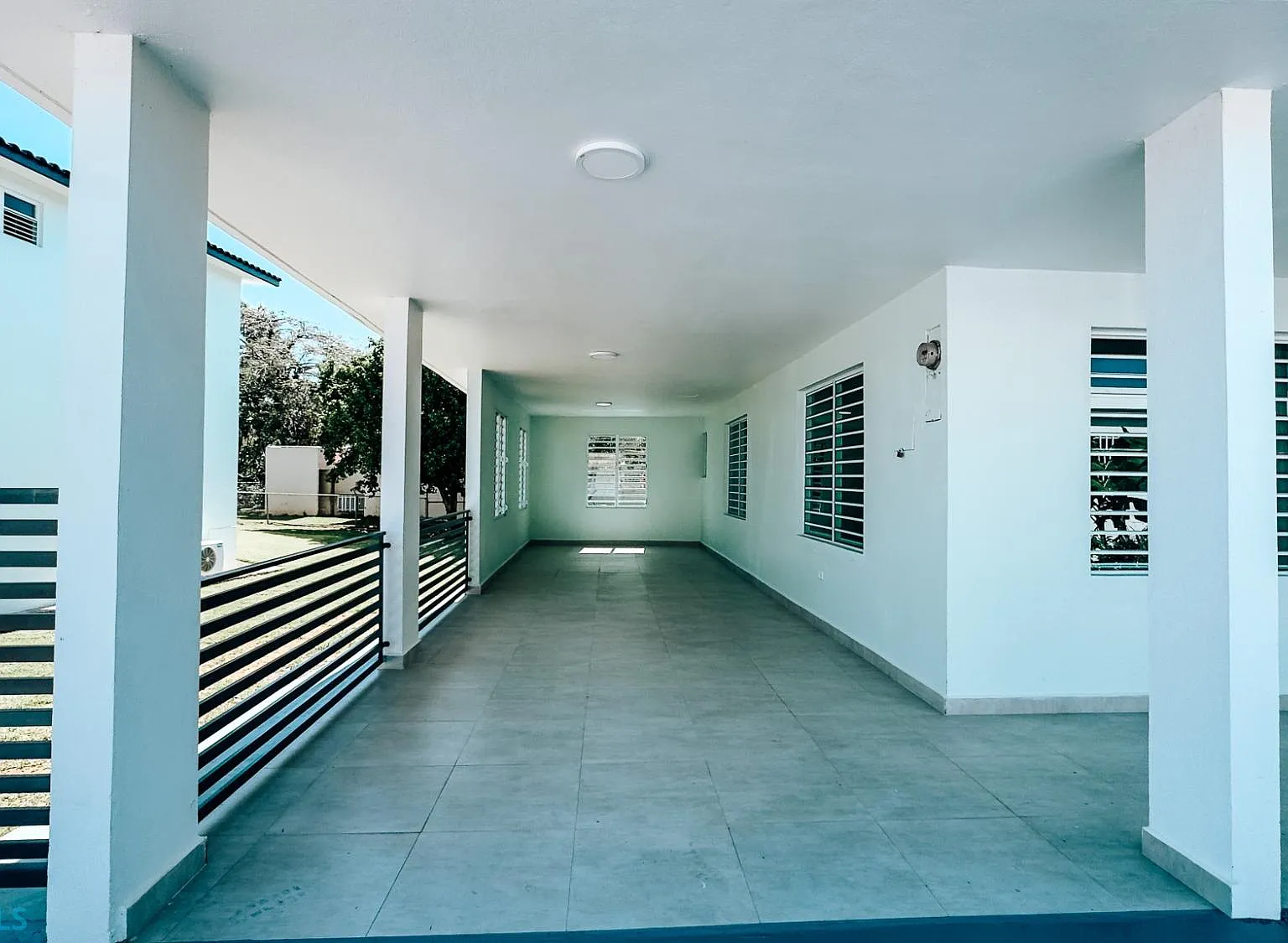 3 bed, 2.0 bath, 1445 sqft, $2,500 — Photo 2