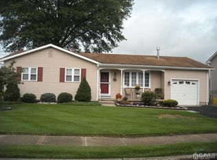 23 Edgemont Rd, Hamilton, NJ 08620