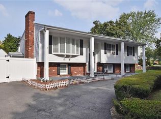 141 Lakeview Dr, Providence, RI 02910