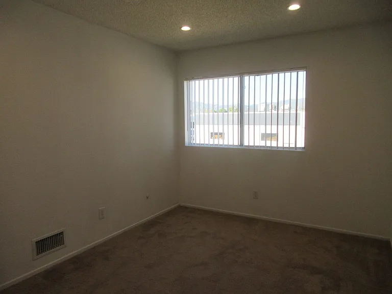 8865 Independence Ave #26 — Photo 16