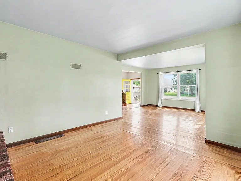 1203 Main St — Photo 13