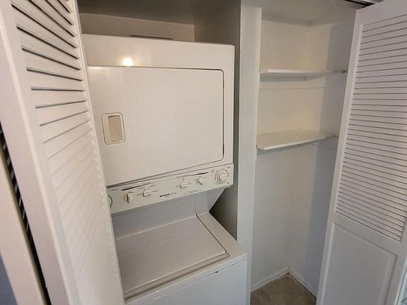 2nd image of 1931 Malcolm Ave #103