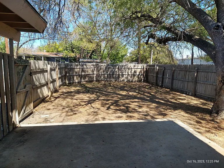 359 Waxwood Ln — Photo 13