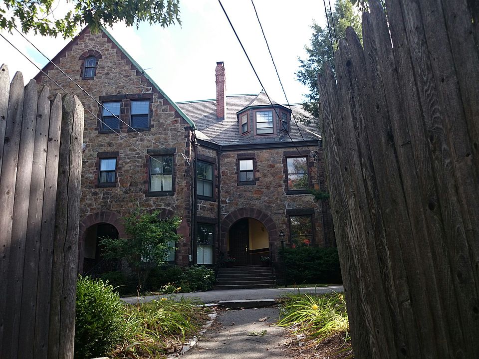2nd image of 238 Walnut St