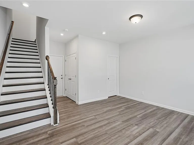 1422 Creekside Cir #211 — Photo 4