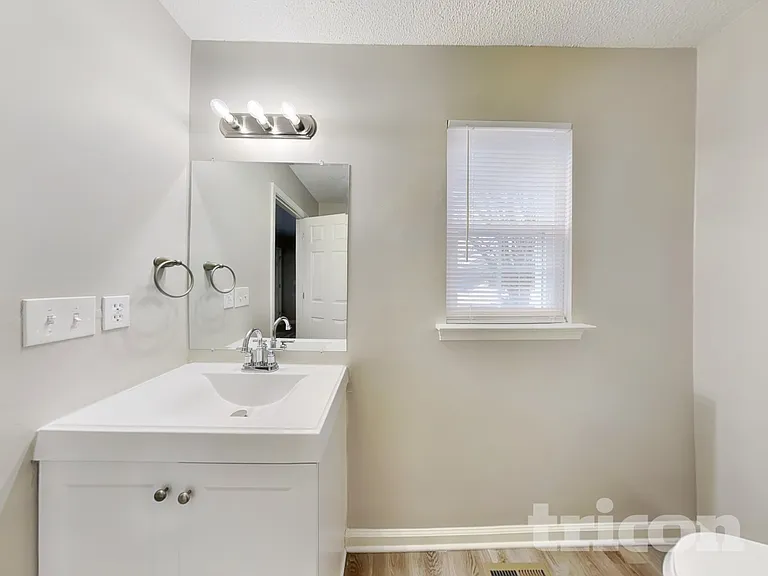 4900 Valley Trail Ct — Photo 10