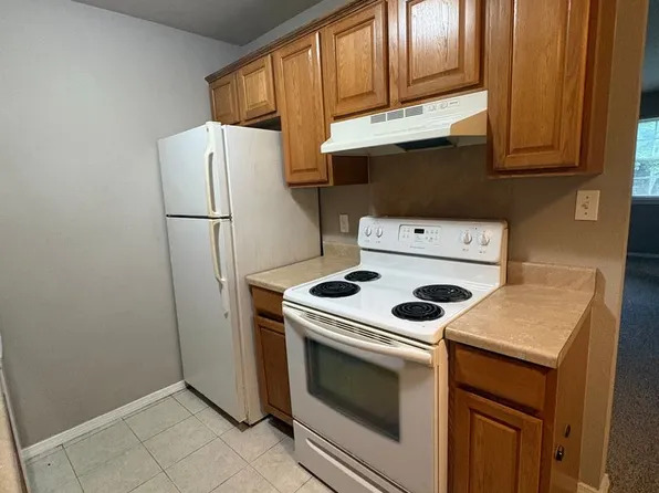 Glenwood Plaza Apartments, 917 S Mission St #16, Sapulpa, OK 74066
