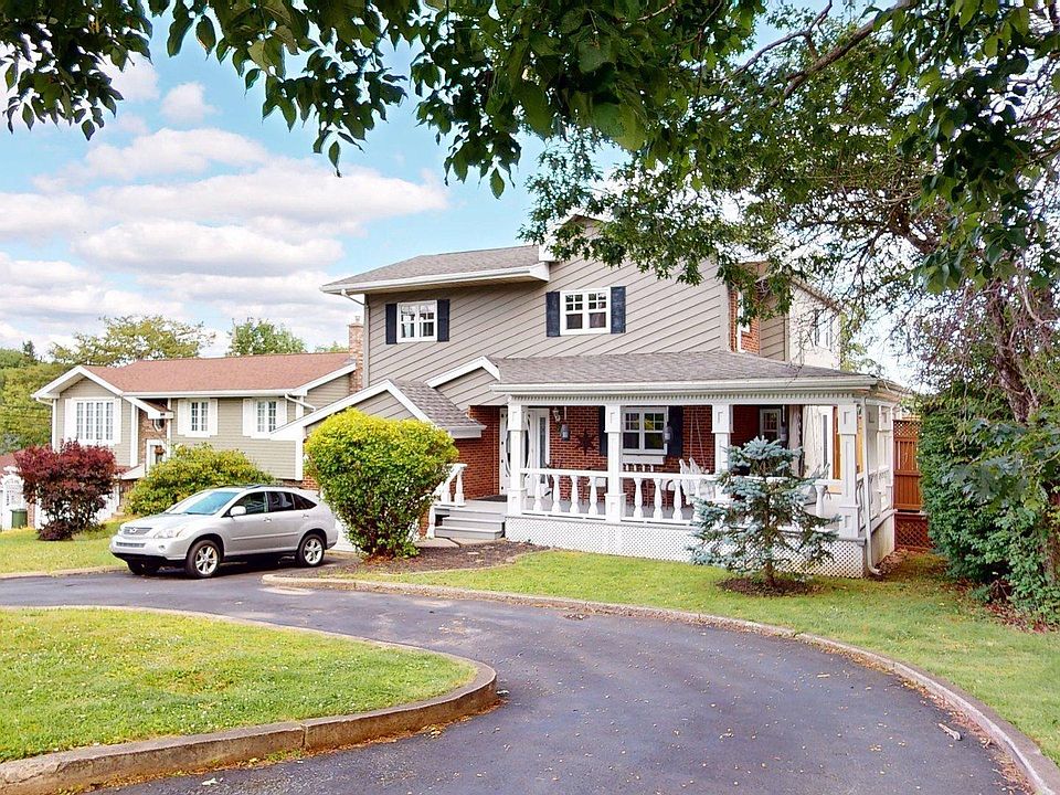 1st image of 8 Glen Manor Dr