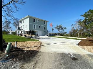 211 SW 15th St, Oak Island, NC 28465