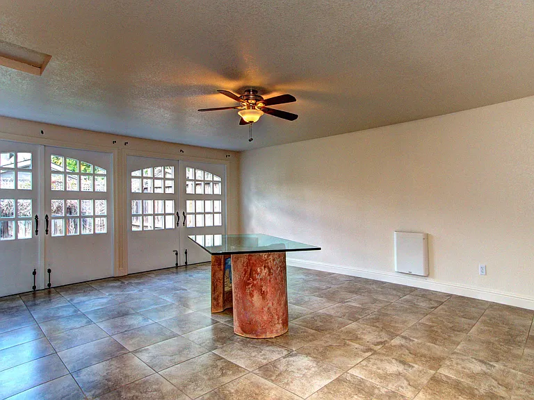 325 Middlefield Rd — Photo 15