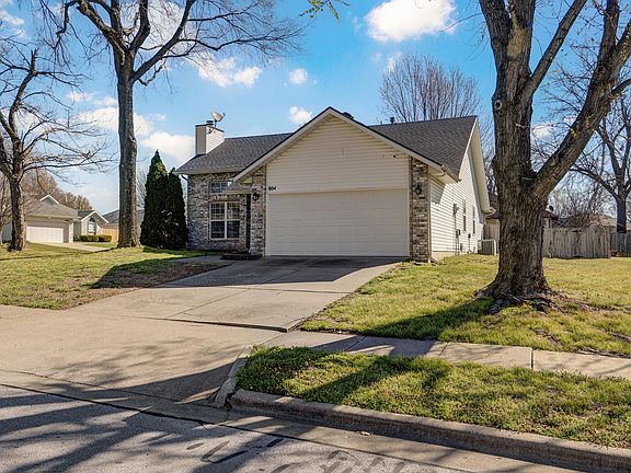 3rd image of 804 S Jonathan Avenue