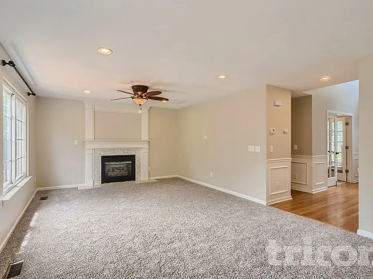 2420 Amber Glen Dr — Photo 15