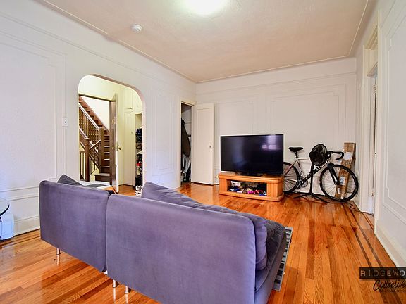 4th image of 318 Covert St #4