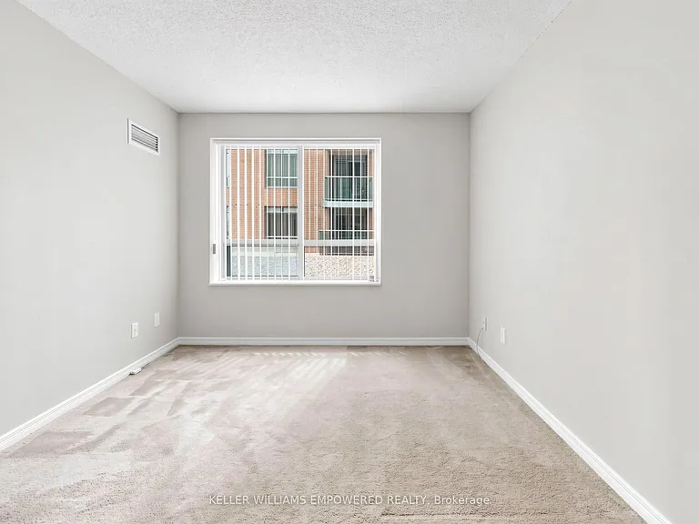 11 Oneida Cres #211 — Photo 12