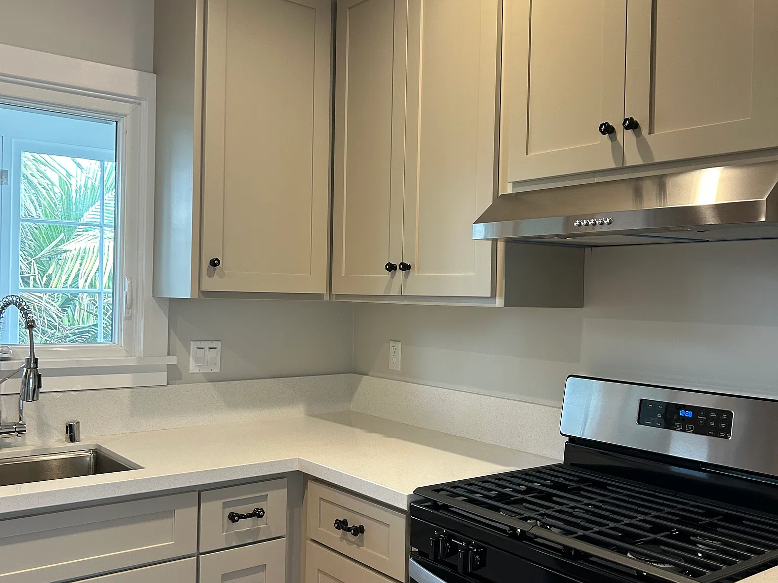 1 bed, 650 sqft, $2,200 — Photo 3