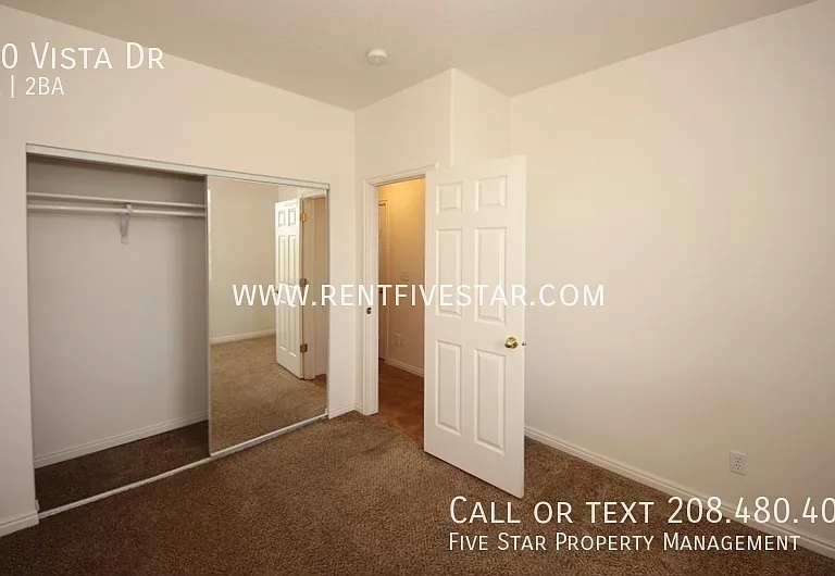 390 Vista Dr — Photo 7