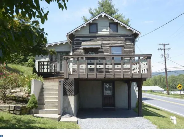 38 Penn St, Lenhartsville, PA 19534