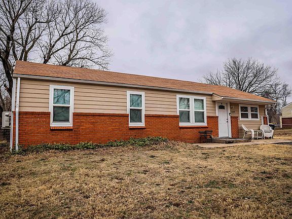 2nd image of 1209 N Kent Rd