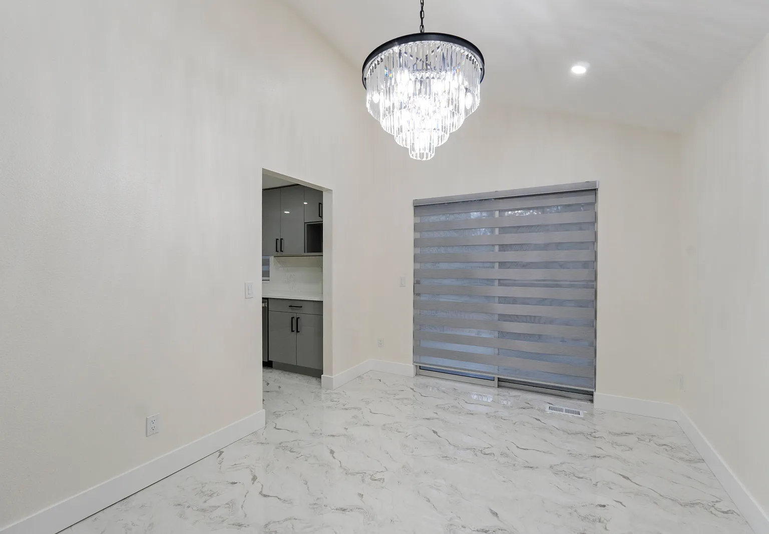 4 bed, 2170 sqft, $4,600 — Photo 4