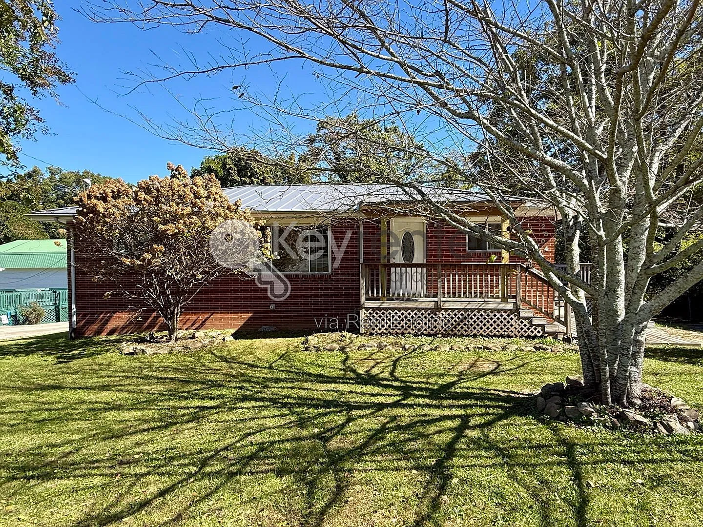4 bed, 2.5 bath, 2318 sqft, $2,000 — Photo 1
