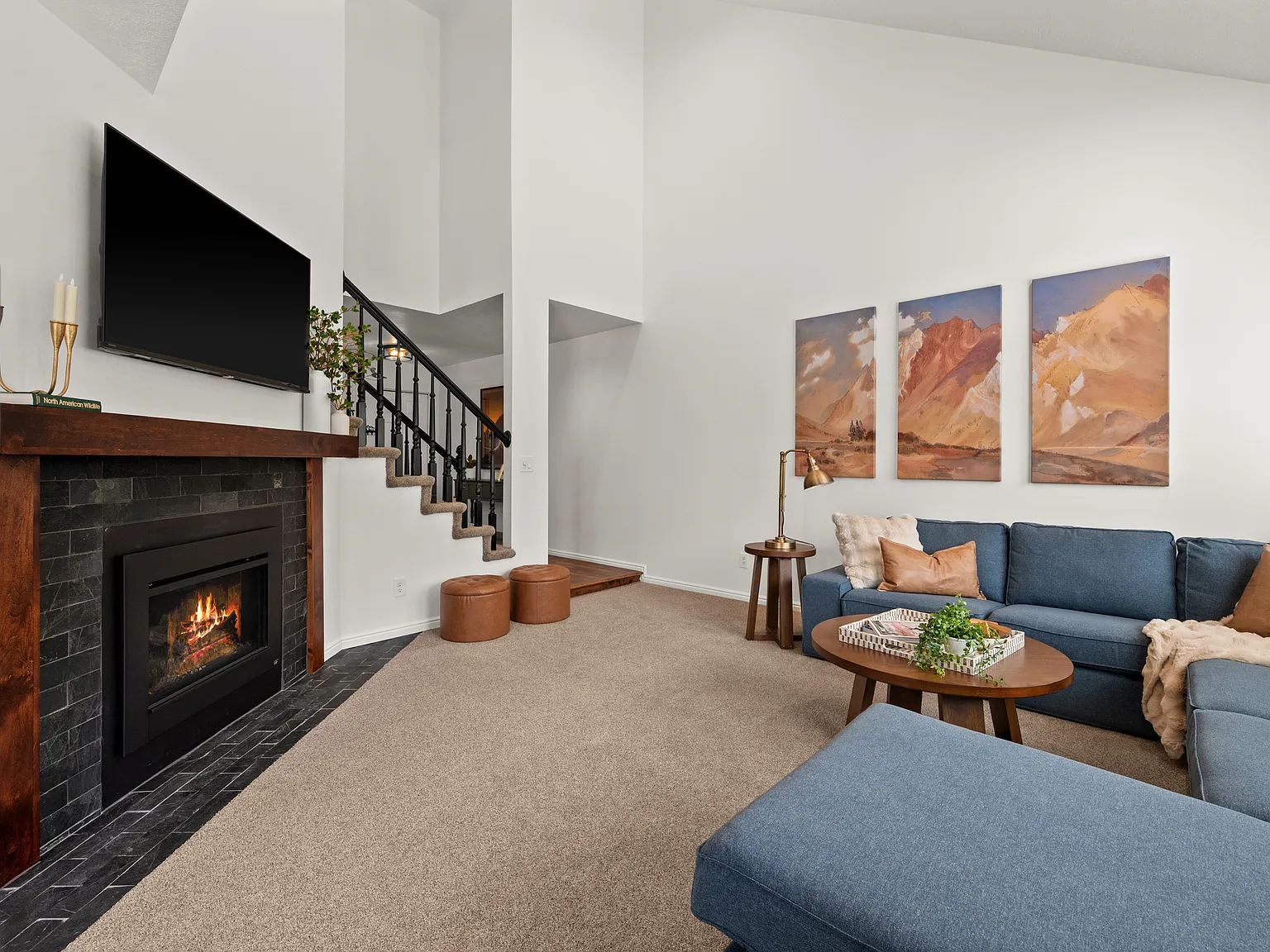 4 bed, 3.5 bath, 2630 sqft, $3,925 — Photo 2