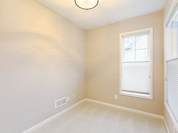 5th image of 3563 Lemieux Cir