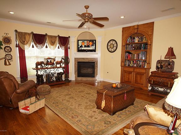 2nd image of 6803 Indigo Lake Dr