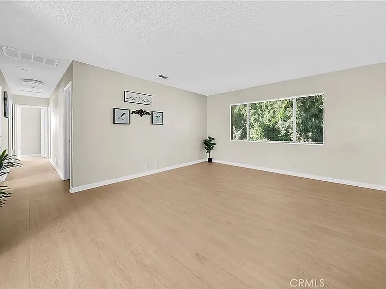 3144 Lashbrook Ave — Photo 2