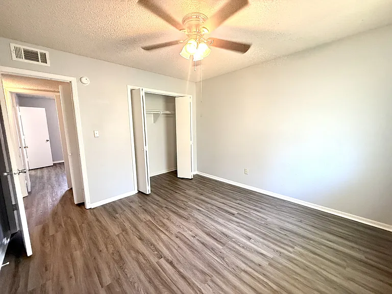 2206 Shenandoah Dr — Photo 12