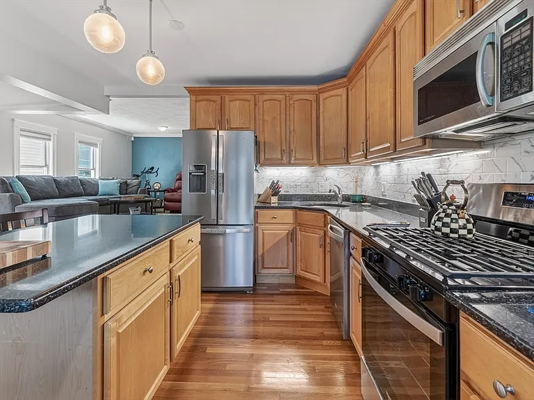 17B Bonair St #17B — Photo 7