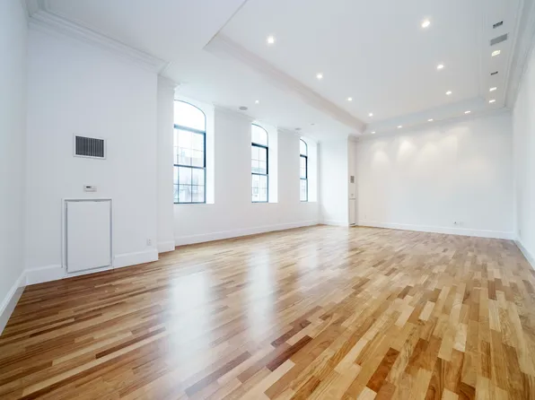 351 East 51st Street image 1 of 19