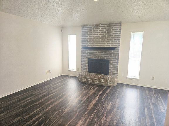 3rd image of 7601 Creekmoor Dr