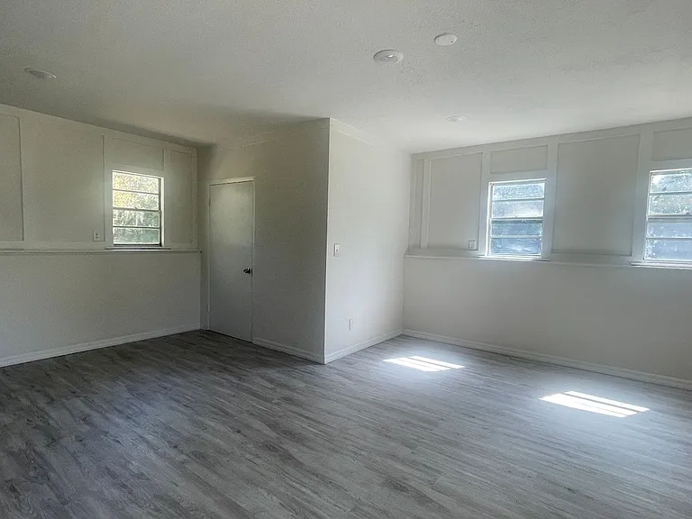 703 Gotts Rd — Photo 4