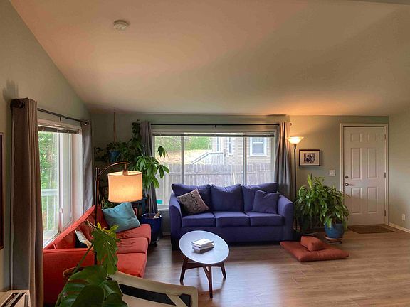 5th image of 680 E 32nd Ave