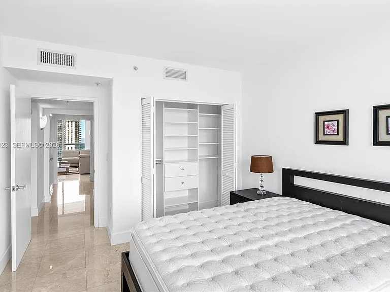 19400 Turnberry Way #1731 — Photo 16