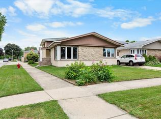 8233 W Maple Ave, Norridge, IL 60706