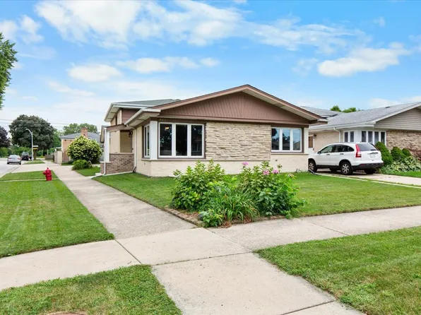 8233 W Maple Ave, Norridge, IL 60706