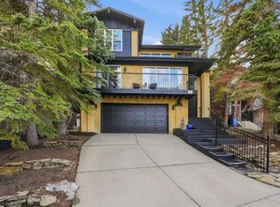 39 NE Coach Manor Ter SW, Calgary, AB T3H1C9