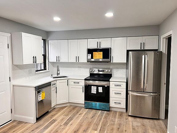 New Designer Kitchen with all new appliances.