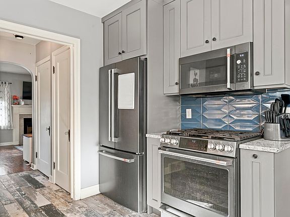 5th image of 1175 W 10th St