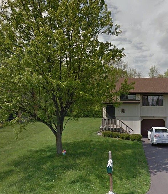 1st image of 30 Carol Ct