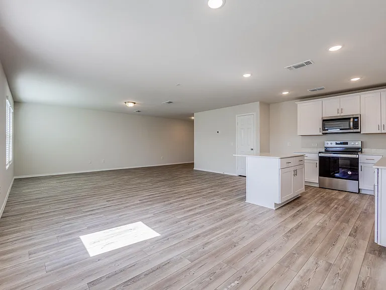 877 Table Rock St — Photo 7