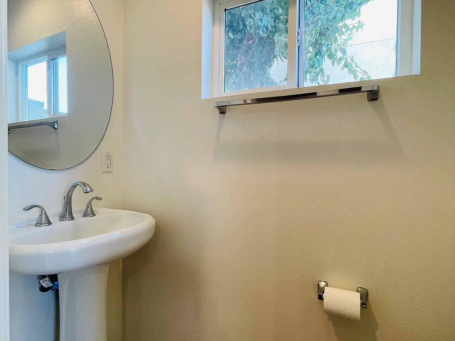 3 bed, 3.5 bath, 1805 sqft, $3,650 — Photo 4