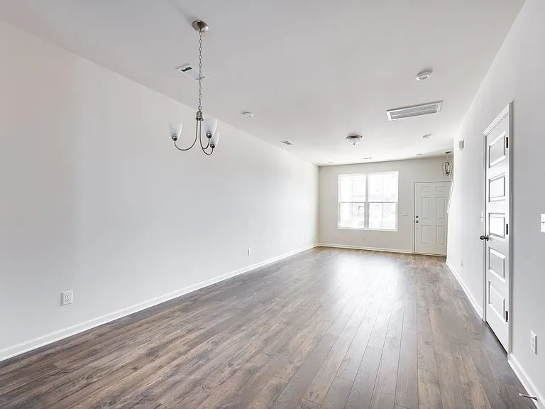 1229 Hope Village Way — Photo 8