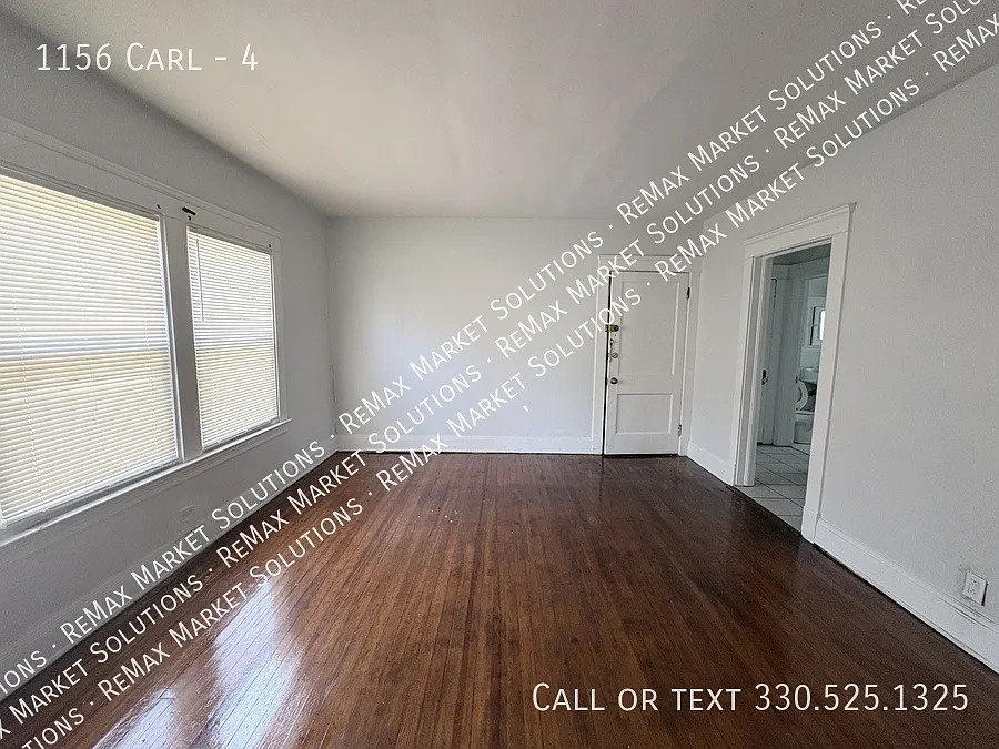 2-Bedroom, 1-Bath Apartment in Cleveland — Photo 2