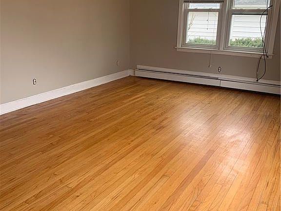 2nd image of 82 Middlefield Ave #1