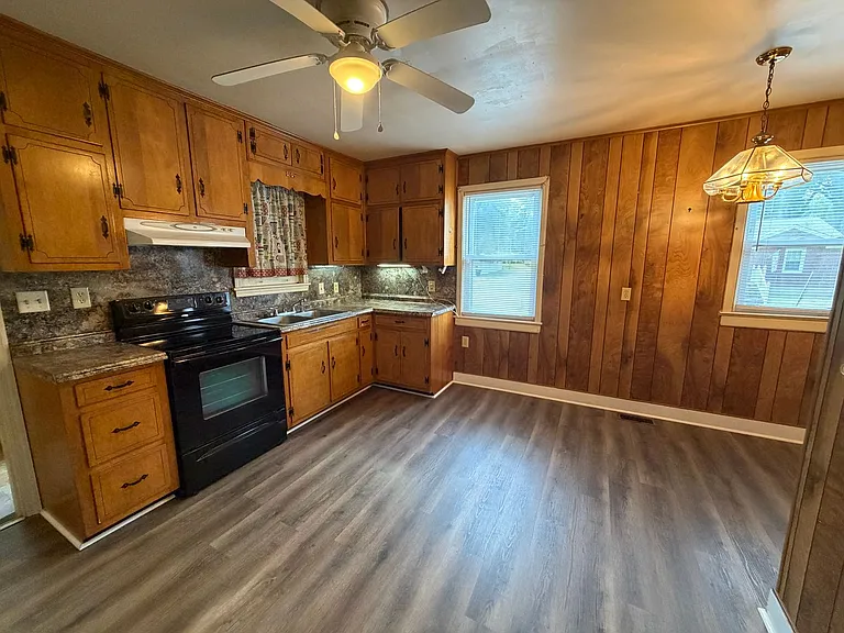 239 Motley Ave — Photo 13